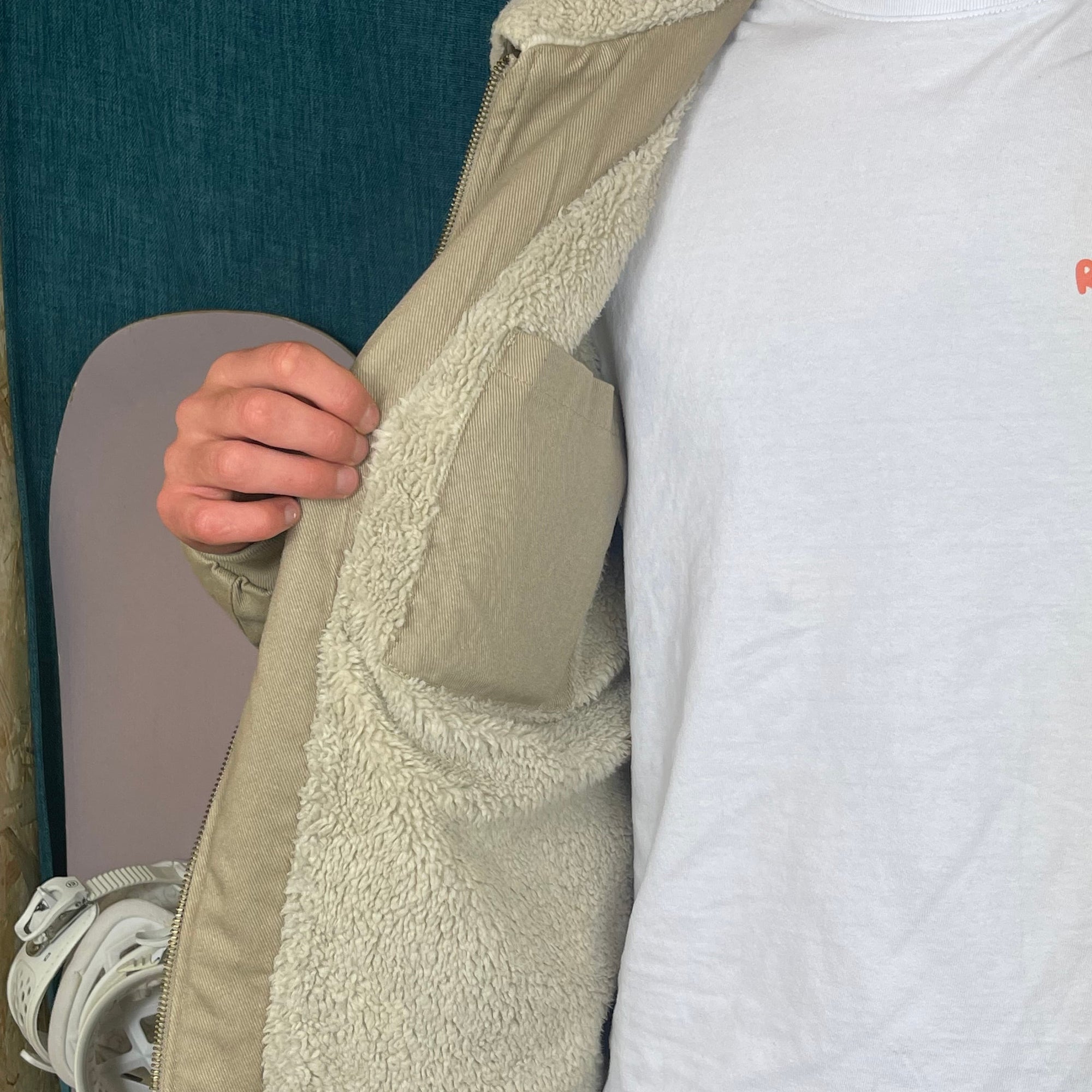 Collection Hiver 2024: Veste R Phare écoresponsable col sherpa unisexe Wet Sand