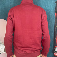 Charger l&#39;image dans la galerie, Collection Hiver 2024: Sweat-Shirt R Phare écoresponsable col zippé Burgundy