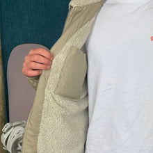 Charger l&#39;image dans la galerie, Collection Hiver 2024: Veste R Phare écoresponsable col sherpa unisexe Wet Sand
